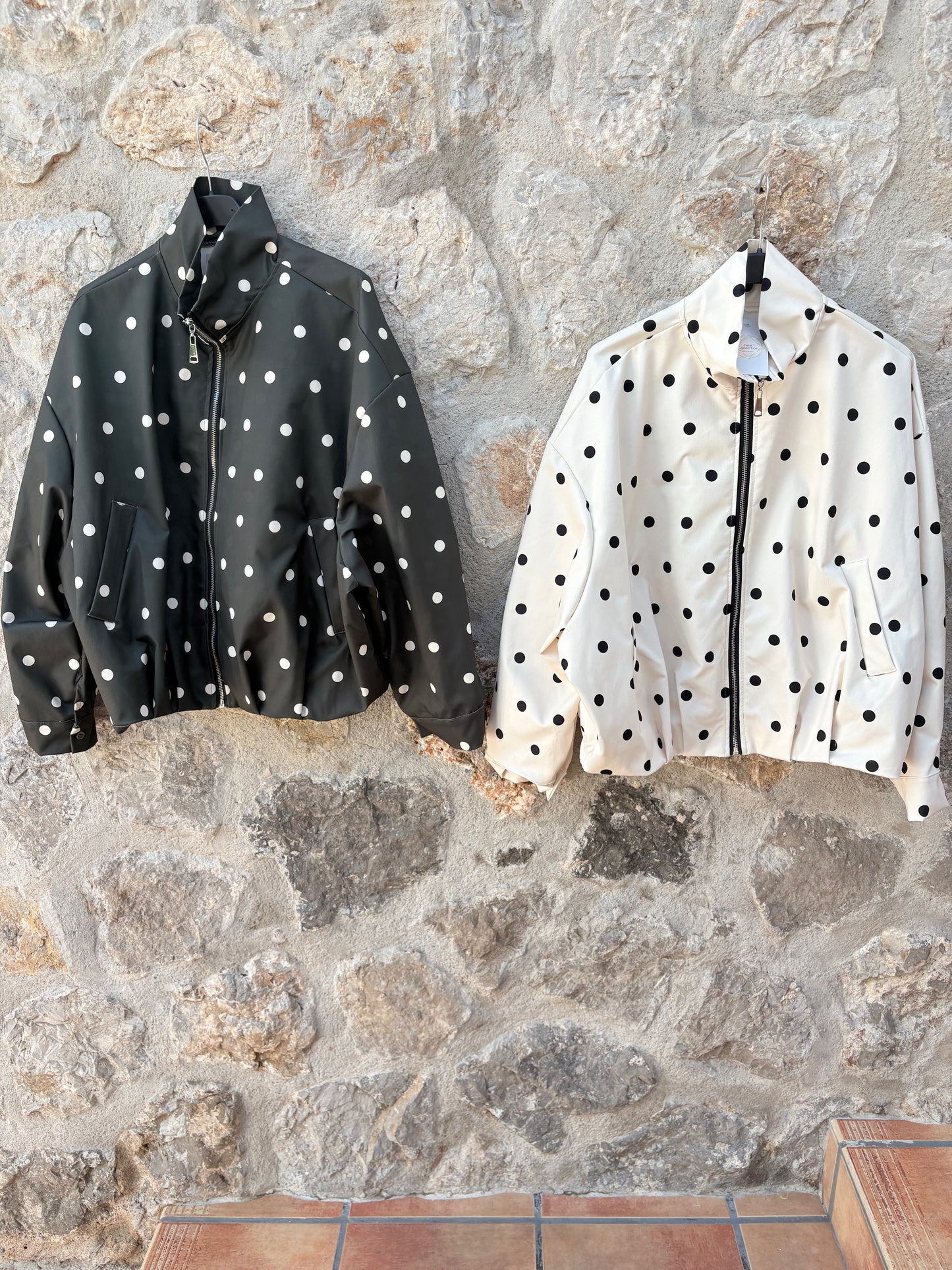 CHAQUETA BOMBER DE LUNARES