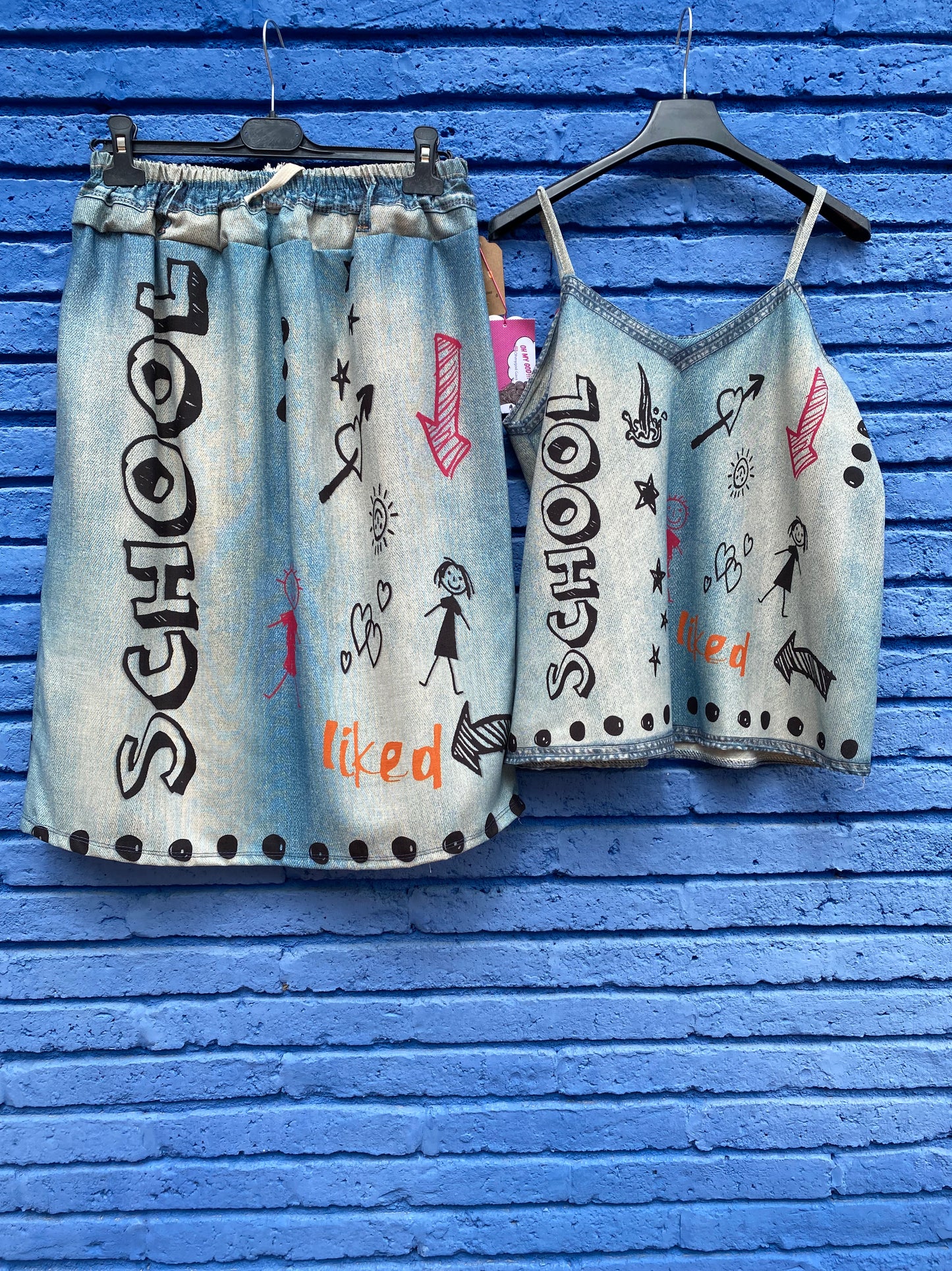 TOP ESTAMPADO GRAFITI