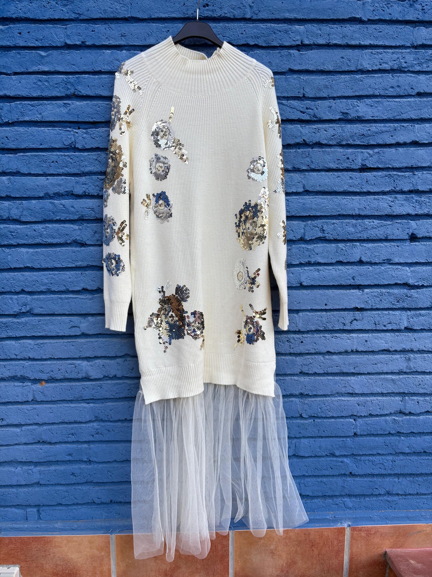 VESTIDO CRUDO TUL CON ADORNOS LENTEJUELAS