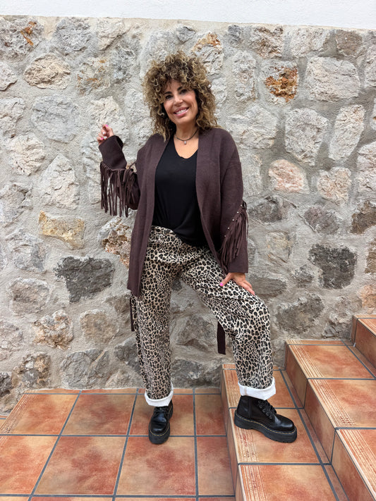 CHAQUETA DE PUNTO CON FLECOS Y CINTURÓN