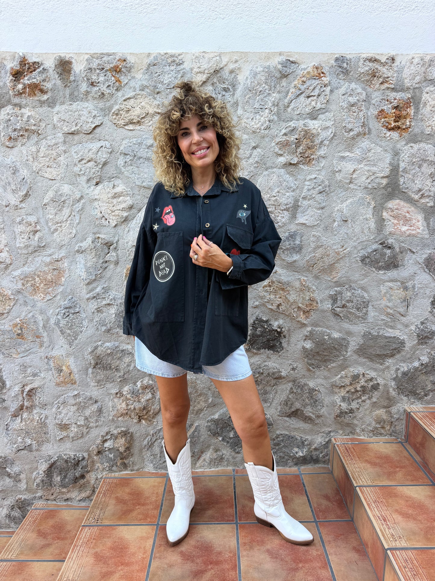 SOBRECAMISA PUNK CON ESTAMPADOS