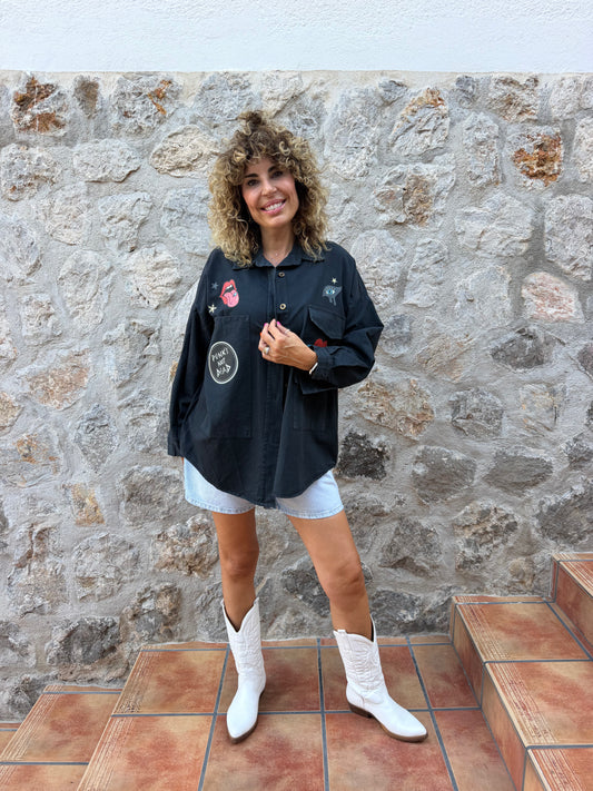 SOBRECAMISA PUNK CON ESTAMPADOS