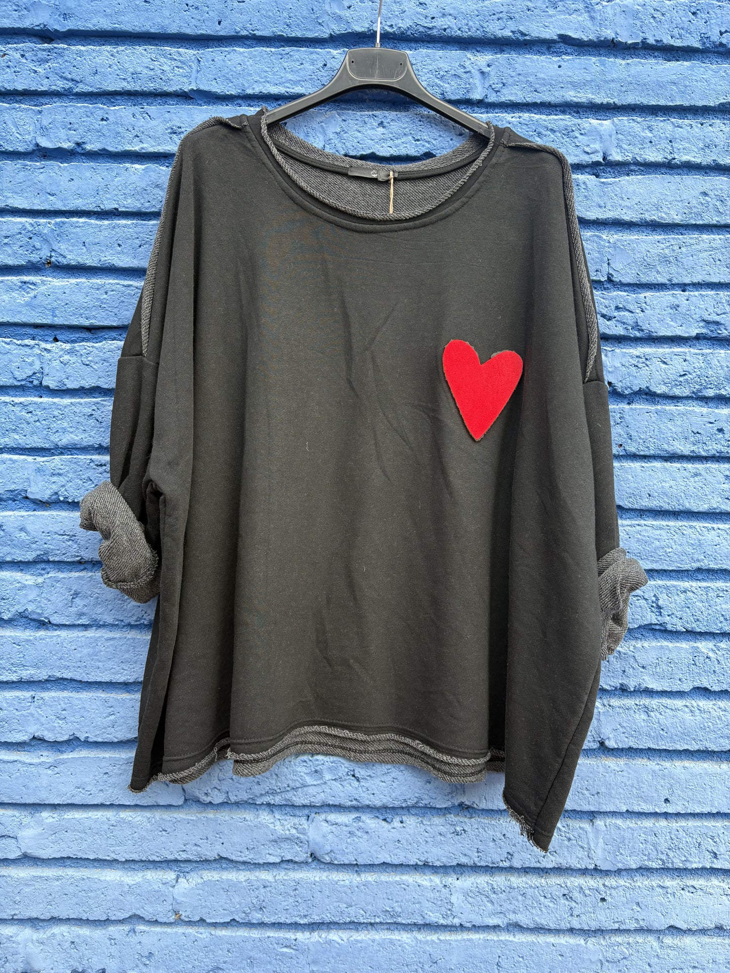 SUDADERA CORAZÓN RELIEVE