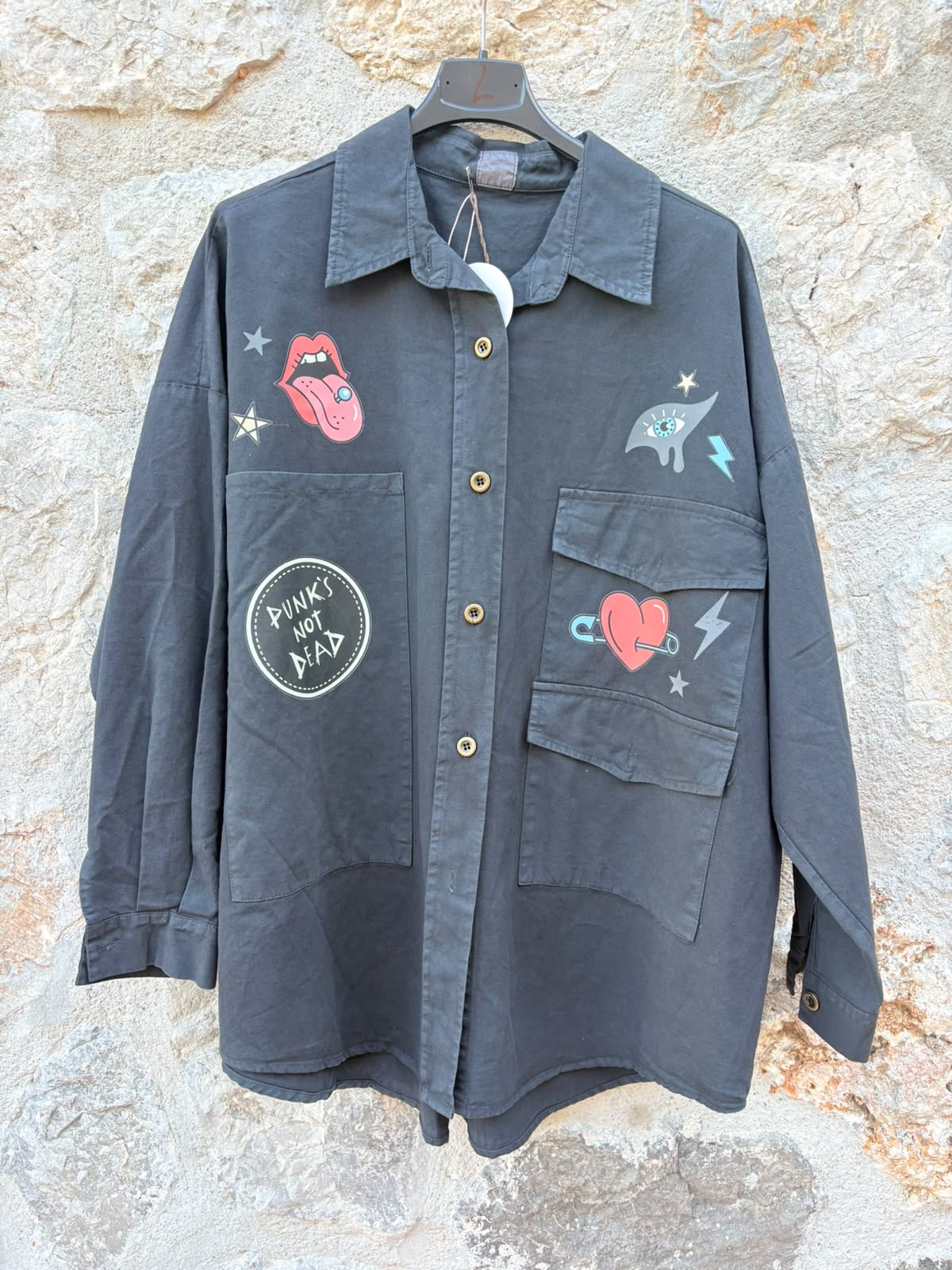 SOBRECAMISA PUNK CON ESTAMPADOS